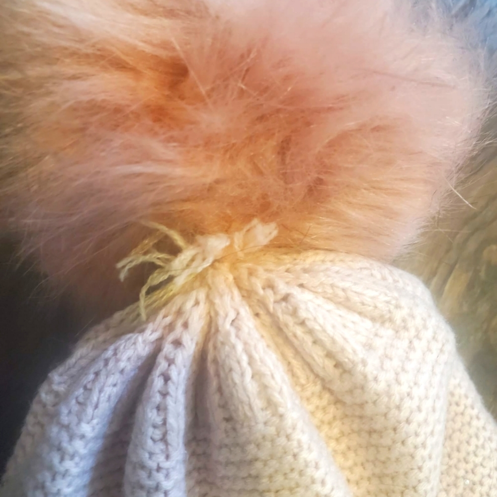 Le chateau toque/ knitted beanie hat with rhinestones